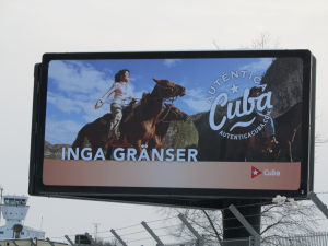 Reklamaffisch för Kuna med kvinna på häst